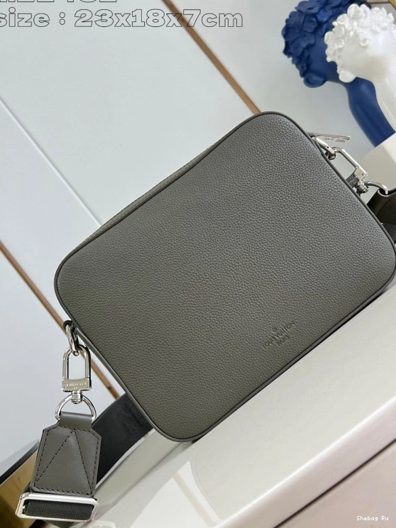 VUITTON Messenger-23.5*18*7CM Fastline LOUIS 0726